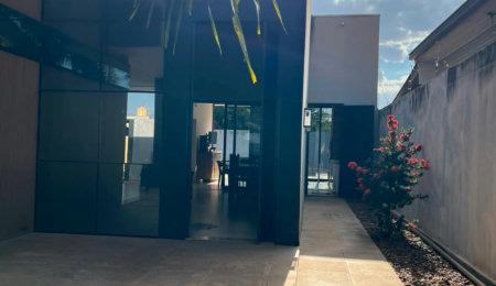 Casa à venda ou para alugar com 4 quartos, sendo 2 suítes,  em Santa Terezinha, Três Lagoas, MS