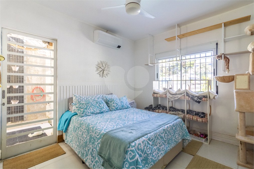 Sobrado à venda com 4 quartos, sendo 1 suíte,  em Vila Cruzeiro, São Paulo, SP