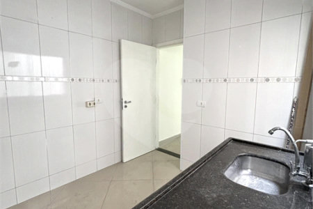 Sobrado à venda com 3 quartos, sendo 1 suíte, em Vila Invernada, São Paulo, SP