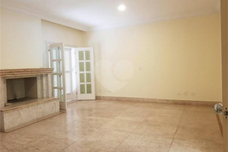 Casa à venda com 4 suítes no condomínio Vilaretto, São Paulo - SP