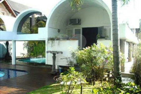 Sobrado à venda com 4 quartos, sendo 3 suítes,  em Alto da Boa Vista, São Paulo, SP