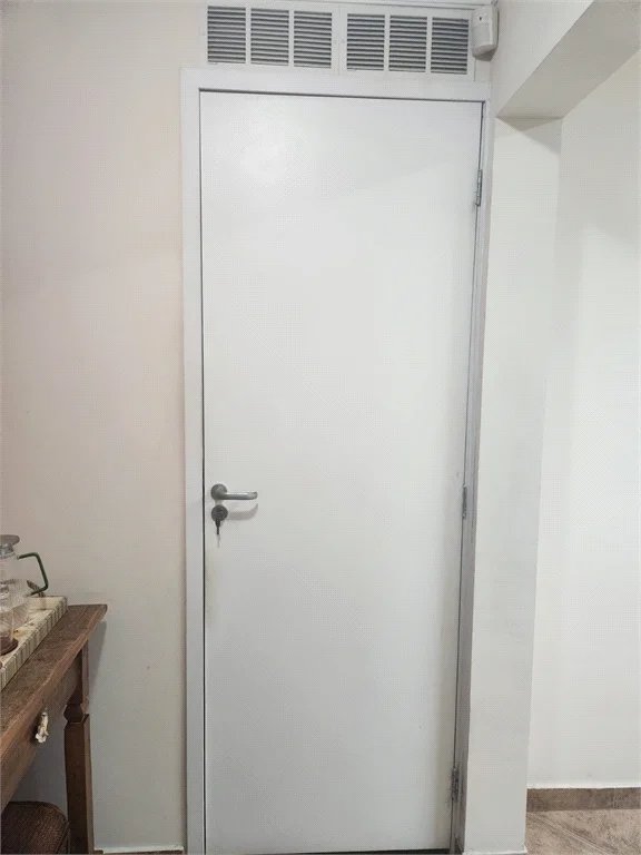 Sobrado à venda com 4 quartos, sendo 1 suíte, em Água Branca, São Paulo, SP