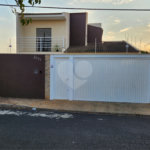 Casa à venda ou para alugar com 3 quartos, sendo 1 suíte, em Jardim Primavera, Araraquara, SP