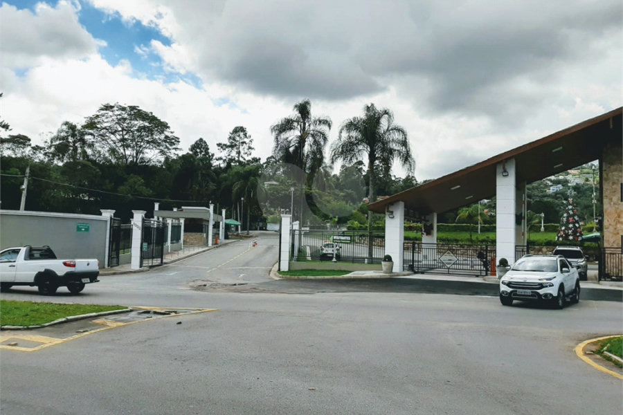 Casa à venda ou para alugar com 3 quartos, sendo 1 suíte, no condomínio Alpes de Caieiras, Caieiras - SP