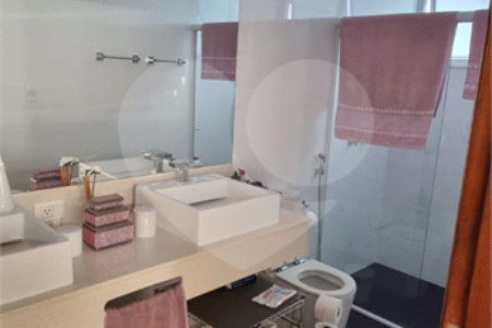 Casa à venda com 5 quartos, sendo 2 suítes, no condomínio Swiss Park, São Bernardo do Campo - SP