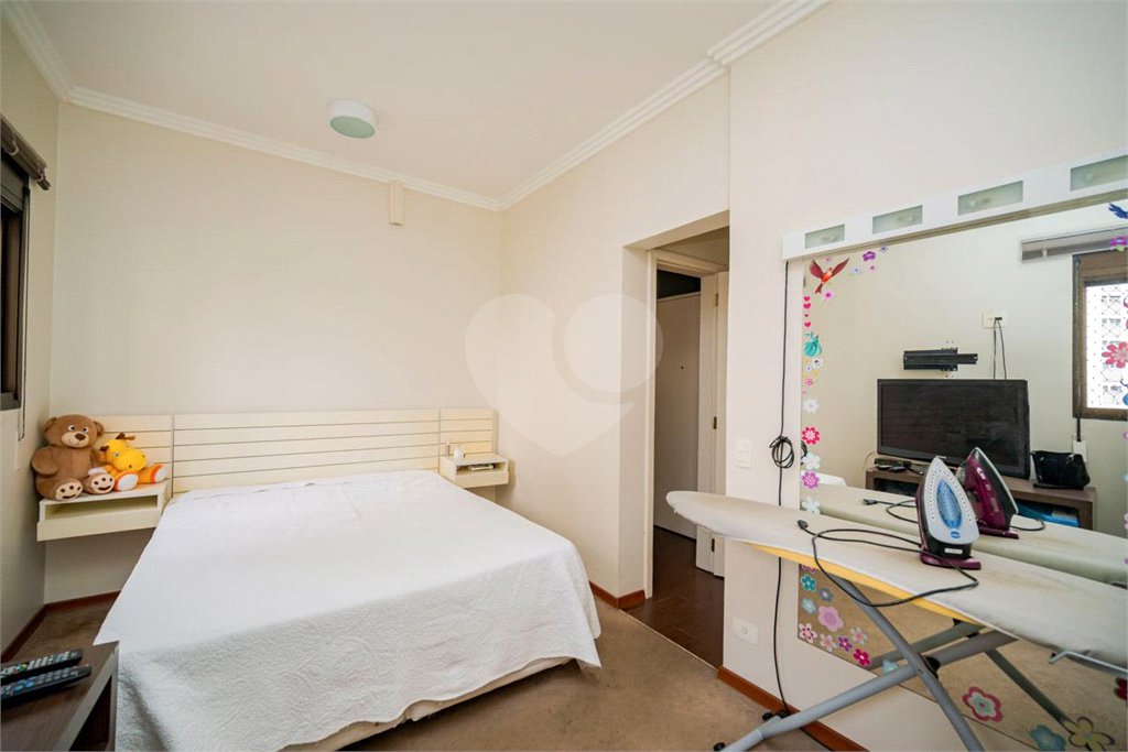 Apartamento à venda com 4 quartos, sendo 2 suítes,  em Vila Suzana, São Paulo, SP