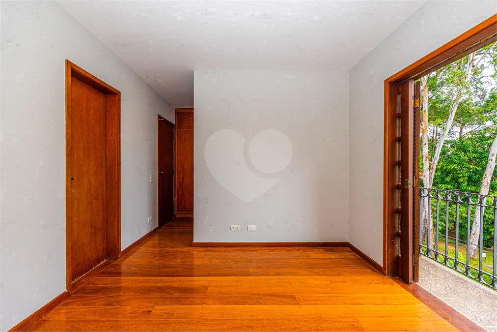 Casa à venda com 4 quartos, sendo 2 suítes, em Jardim Marajoara, São Paulo, SP