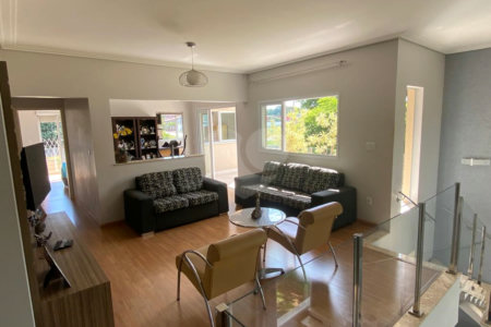 Casa à venda com 5 quartos no condomínio Residencial Vila Franca, Paulínia - SP