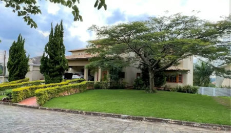 Casa à venda com 4 quartos, sendo 3 suítes,  em Jardim Passárgada I, Cotia, SP