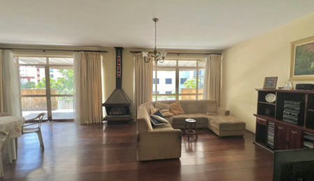 Casa à venda com 4 quartos, sendo 1 suíte,  em Jardim das Vertentes, São Paulo, SP