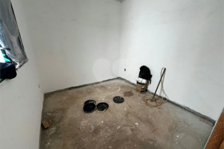Casa à venda com 3 quartos, sendo 1 suíte, no condomínio Lago dos Ipês, Itapetininga - SP