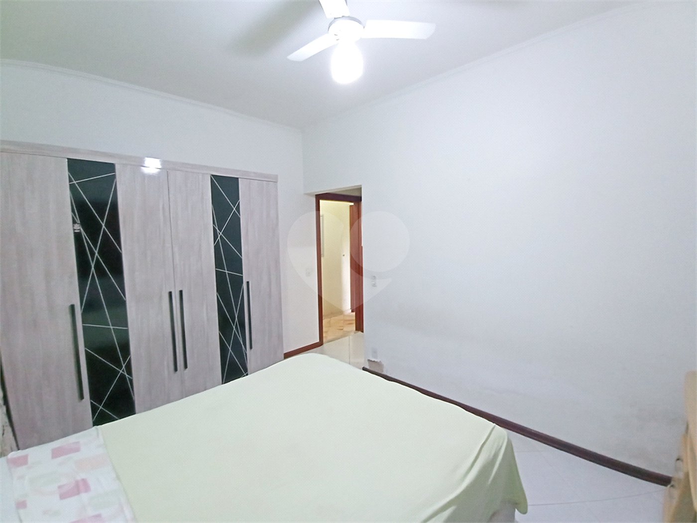 Casa à venda com 4 suítes no condomínio Estância Marambaia, Vinhedo - SP