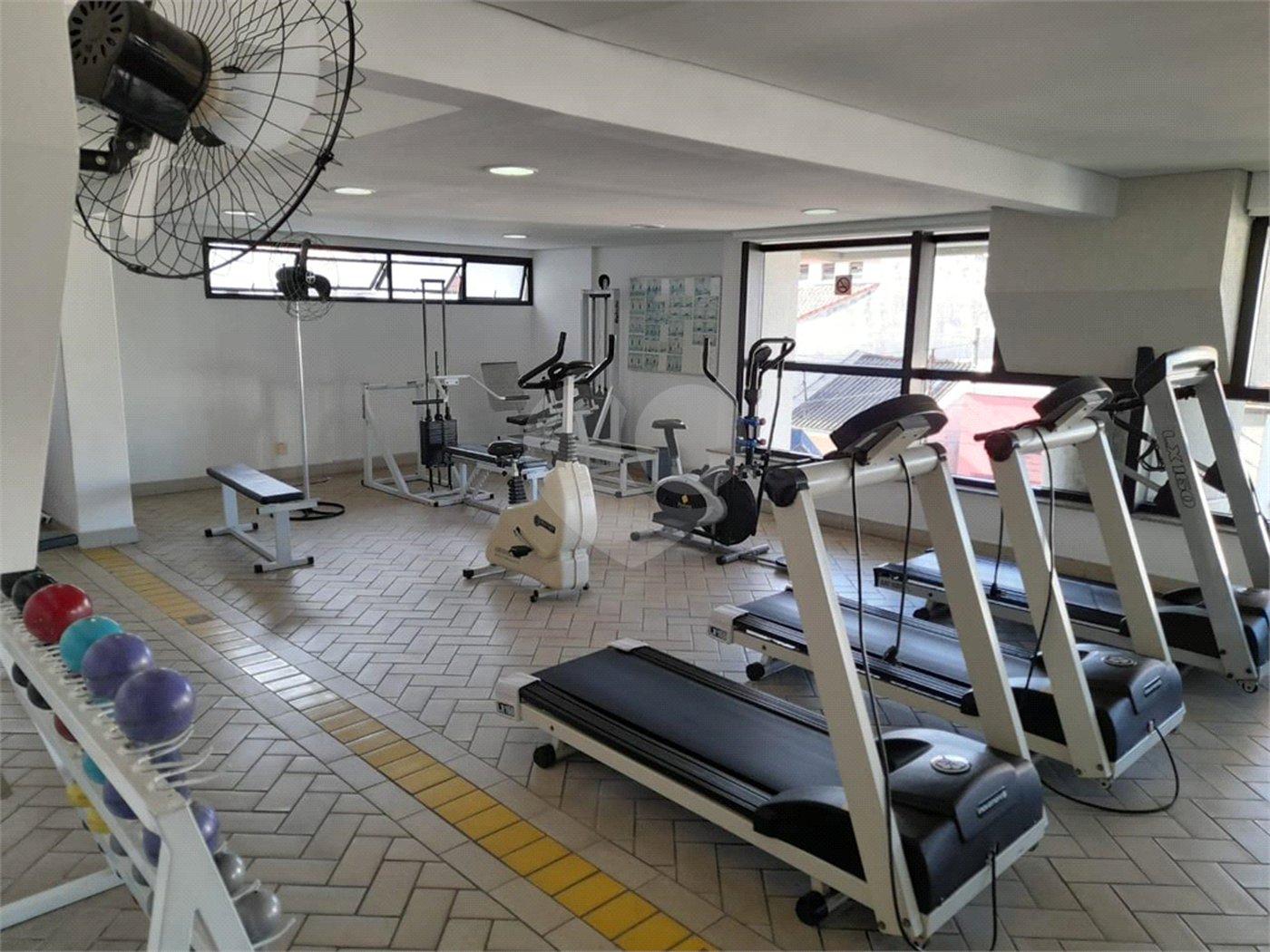 Apartamento à venda com 3 quartos, sendo 1 suíte,  no Centro, Mogi das Cruzes, SP