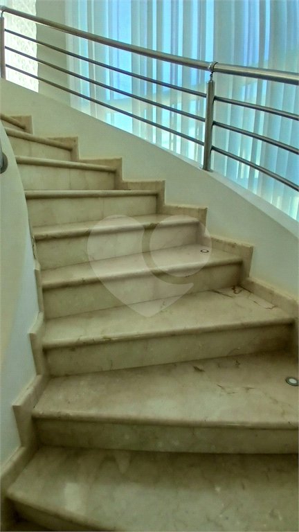 Casa à venda com 3 suítes no condomínio Figueira Garden, Atibaia - SP