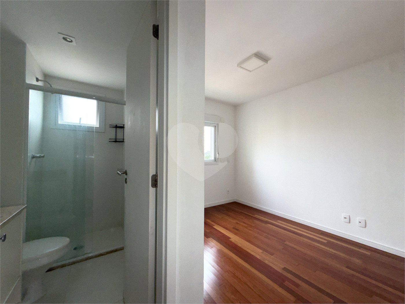 Apartamento à venda com 2 quartos, sendo 1 suíte,  em Vila Mariana, São Paulo, SP