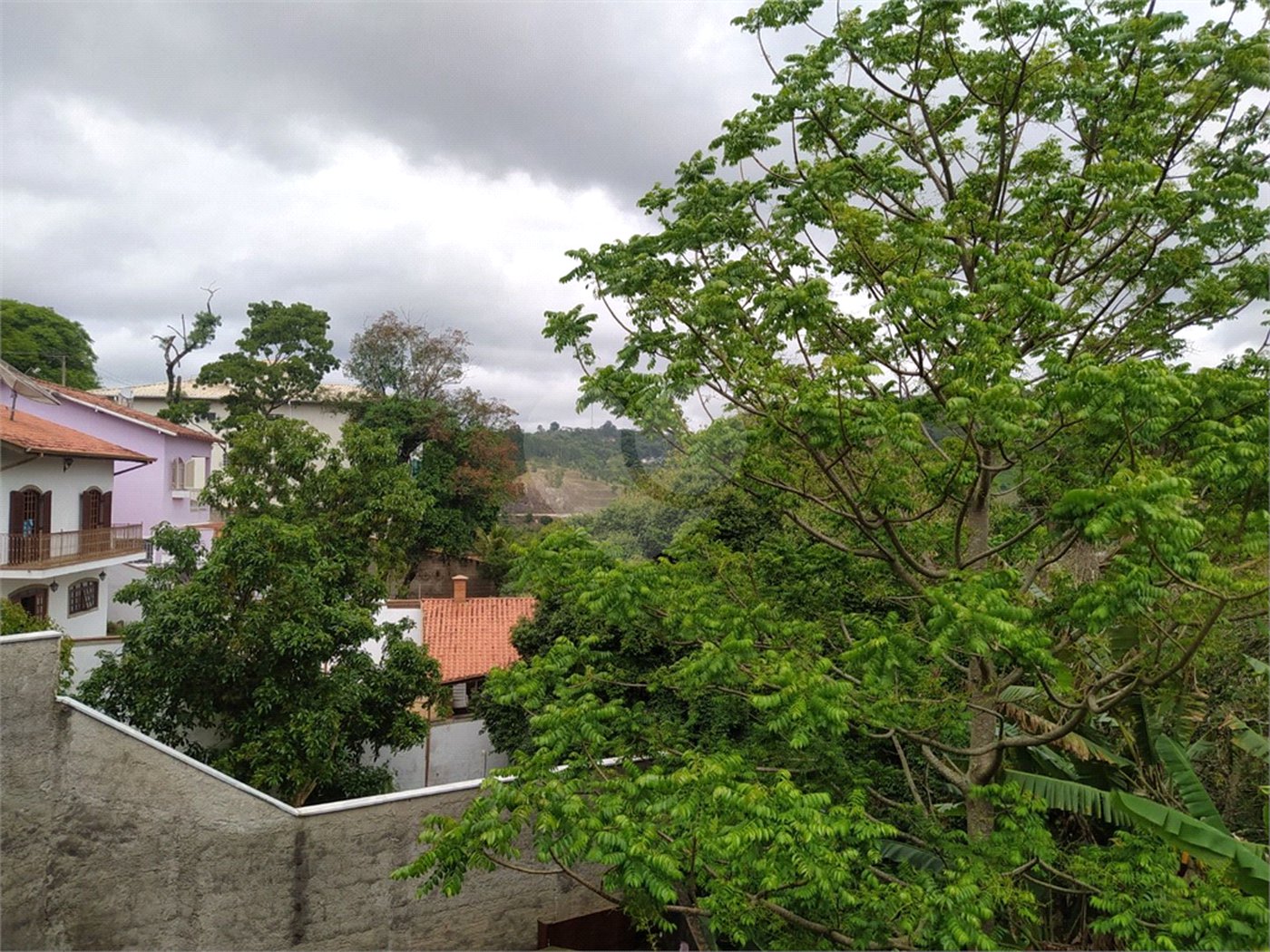 Casa à venda ou para alugar com 6 quartos, sendo 1 suíte, em Vila Junqueira, São Roque, SP