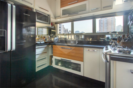 Apartamento à venda com 3 suítes em Vila Andrade, São Paulo, SP