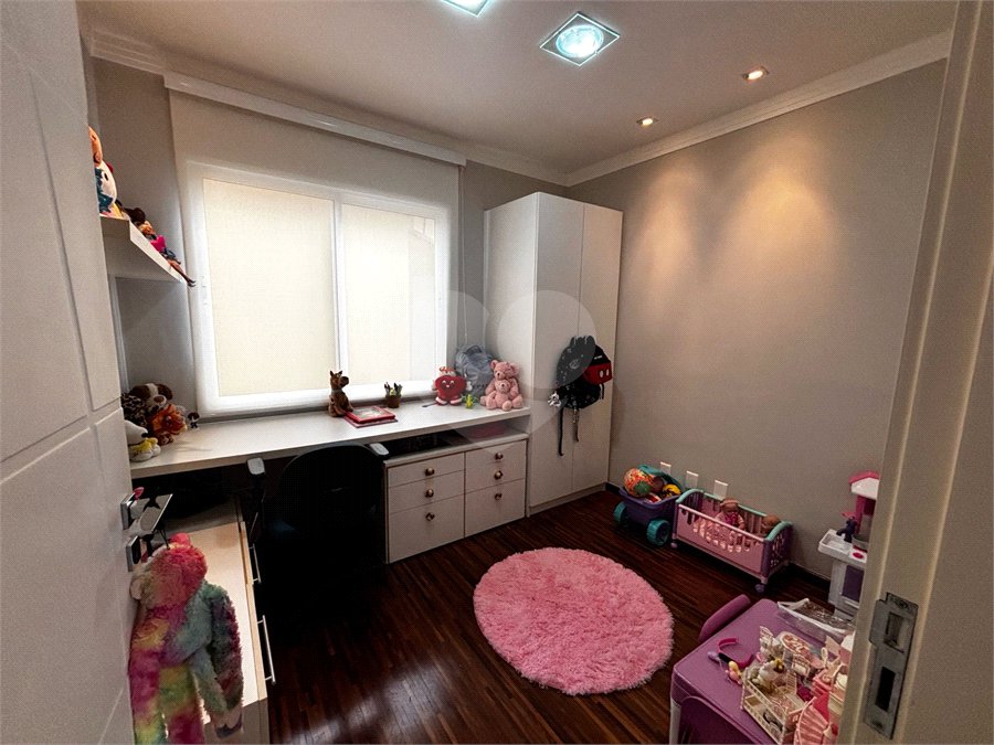 Casa à venda com 4 quartos, sendo 3 suítes,  em Vila Oliveira, Mogi das Cruzes, SP