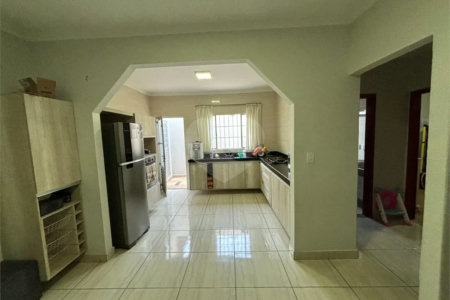 Casa à venda com 3 quartos, sendo 1 suíte, no Centro, Salto, SP