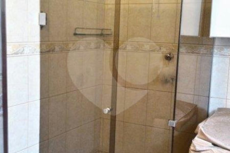 Sobrado à venda com 6 quartos em Chora Menino, São Paulo, SP