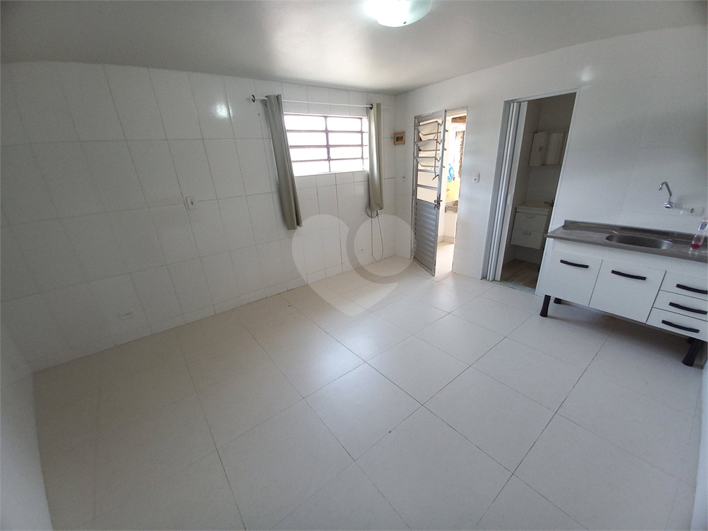Casa à venda com 5 quartos, sendo 1 suíte, em Jardim Novo Taboão, São Paulo, SP
