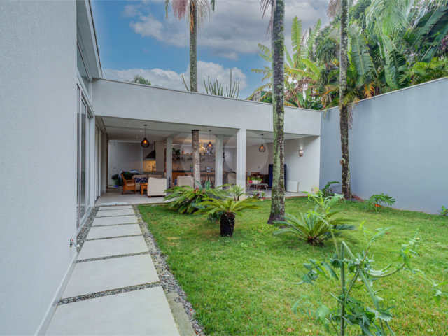 Casa Térrea à venda com 4 suítes em Alto da Boa Vista, São Paulo, SP