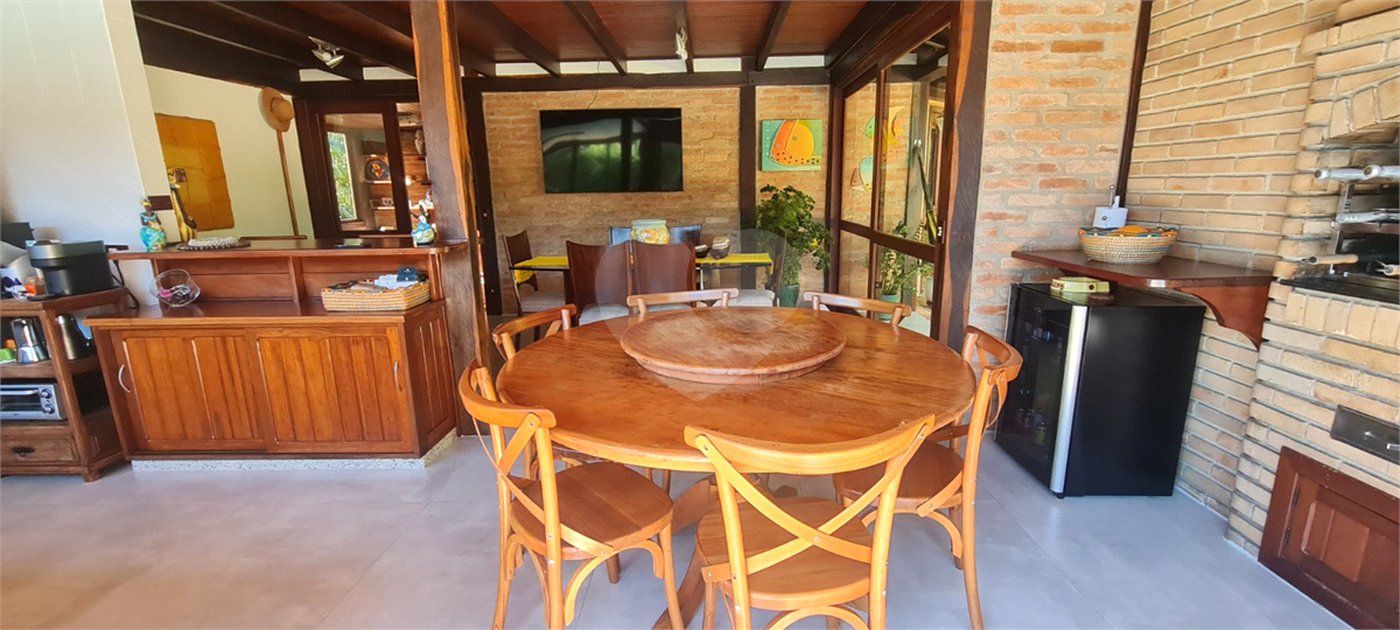 Casa à venda com 4 suítes em Serra da Cantareira, Mairiporã, SP