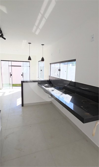 Casa à venda com 3 quartos, sendo 2 suítes, em Guriri, Cabo Frio, RJ