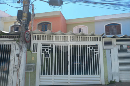 Sobrado à venda com 2 quartos em Parada Inglesa, São Paulo, SP