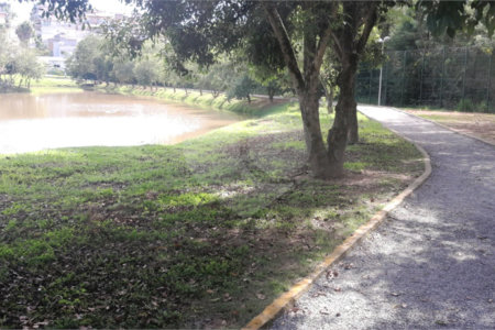 Casa à venda com 3 quartos, sendo 1 suíte, no condomínio Residencial Itatiba Country Club, Itatiba - SP