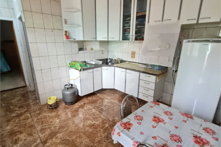 Casa à venda com 6 quartos em Vila dos Remédios, São Paulo, SP