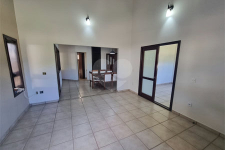 Casa à venda ou para alugar com 3 quartos, sendo 1 suíte, no condomínio Terras de Vinhedo, Vinhedo - SP