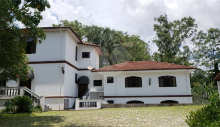 Casa à venda com 4 quartos, sendo 2 suítes,  em Horto, São Paulo, SP