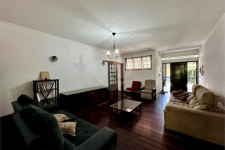 Casa à venda com 4 quartos, sendo 2 suítes,  em Interlagos, São Paulo, SP