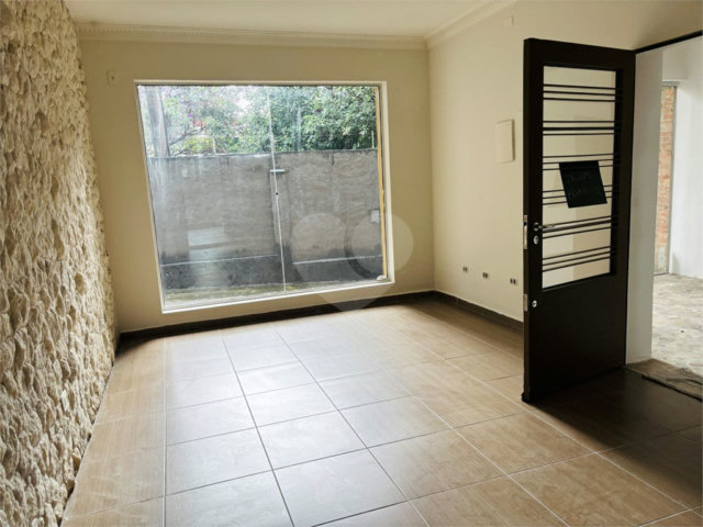 Sobrado à venda com 3 quartos, sendo 1 suíte,  em Vila Romana, São Paulo, SP