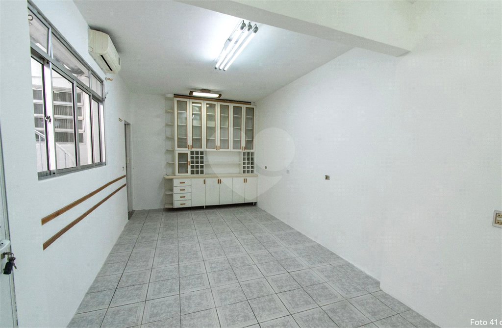 Casa à venda com 3 quartos, sendo 1 suíte,  em Vila Mariana, São Paulo, SP