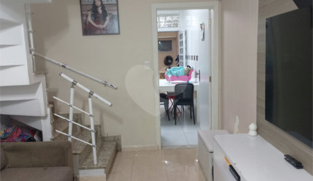 Sobrado à venda com 3 quartos, sendo 2 suítes,  em Vila Dom Pedro I, São Paulo, SP