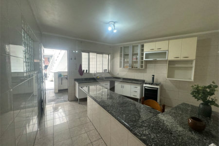 Casa à venda com 4 quartos, sendo 2 suítes, em Jardim Bela Vista, Guarulhos, SP