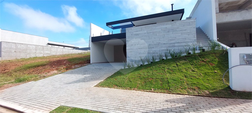 Casa à venda com 3 suítes no condomínio Greenfield, Atibaia - SP
