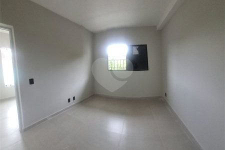 Casa de Vila à venda com 2 quartos em Jardim das Azaléias, Sorocaba, SP