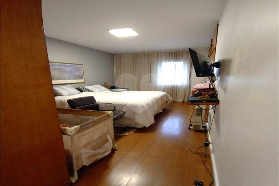 Casa à venda com 4 quartos, sendo 1 suíte, em Santana, São Paulo, SP