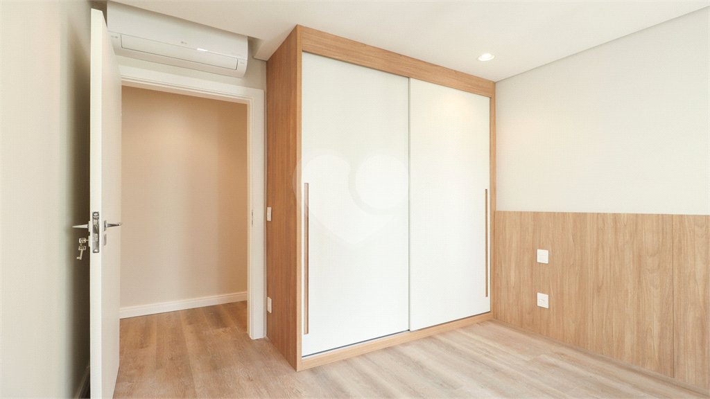 Apartamento à venda com 2 quartos, sendo 1 suíte,  em Vila Uberabinha, São Paulo, SP