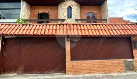 Sobrado à venda com 3 quartos em Conjunto Habitacional Júlio de Mesquita Filho, Sorocaba, SP
