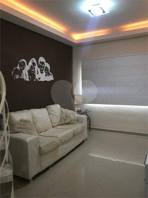 Casa à venda com 5 quartos, sendo 3 suítes, no condomínio Mansões da Prata, Rio de Janeiro - RJ