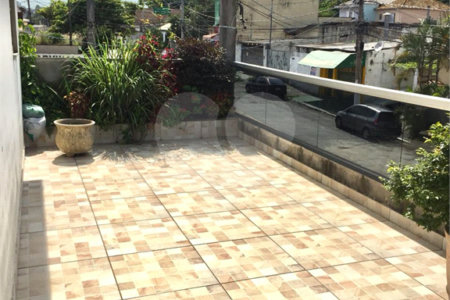 Casa à venda com 2 quartos, sendo 1 suíte, em Socorro, São Paulo, SP