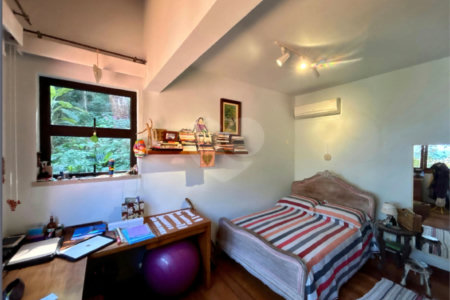Casa à venda com 4 quartos, sendo 1 suíte, em Lagoa, Rio de Janeiro, RJ