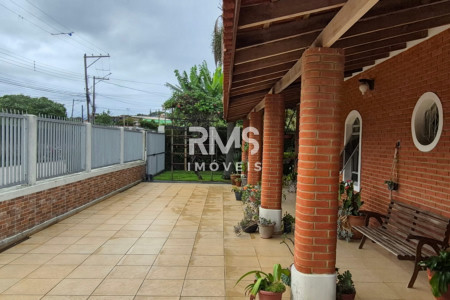 Casa à venda com 4 quartos, sendo 1 suíte,  em Villarejo Sopé da Serra (Vilarejo), Cabreúva, SP
