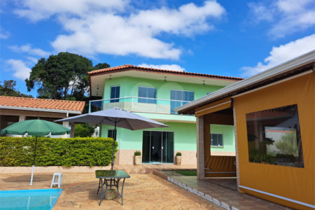 Chácara à venda com 3 quartos, sendo 2 suítes,  em Chácaras Fernão Dias, Atibaia, SP