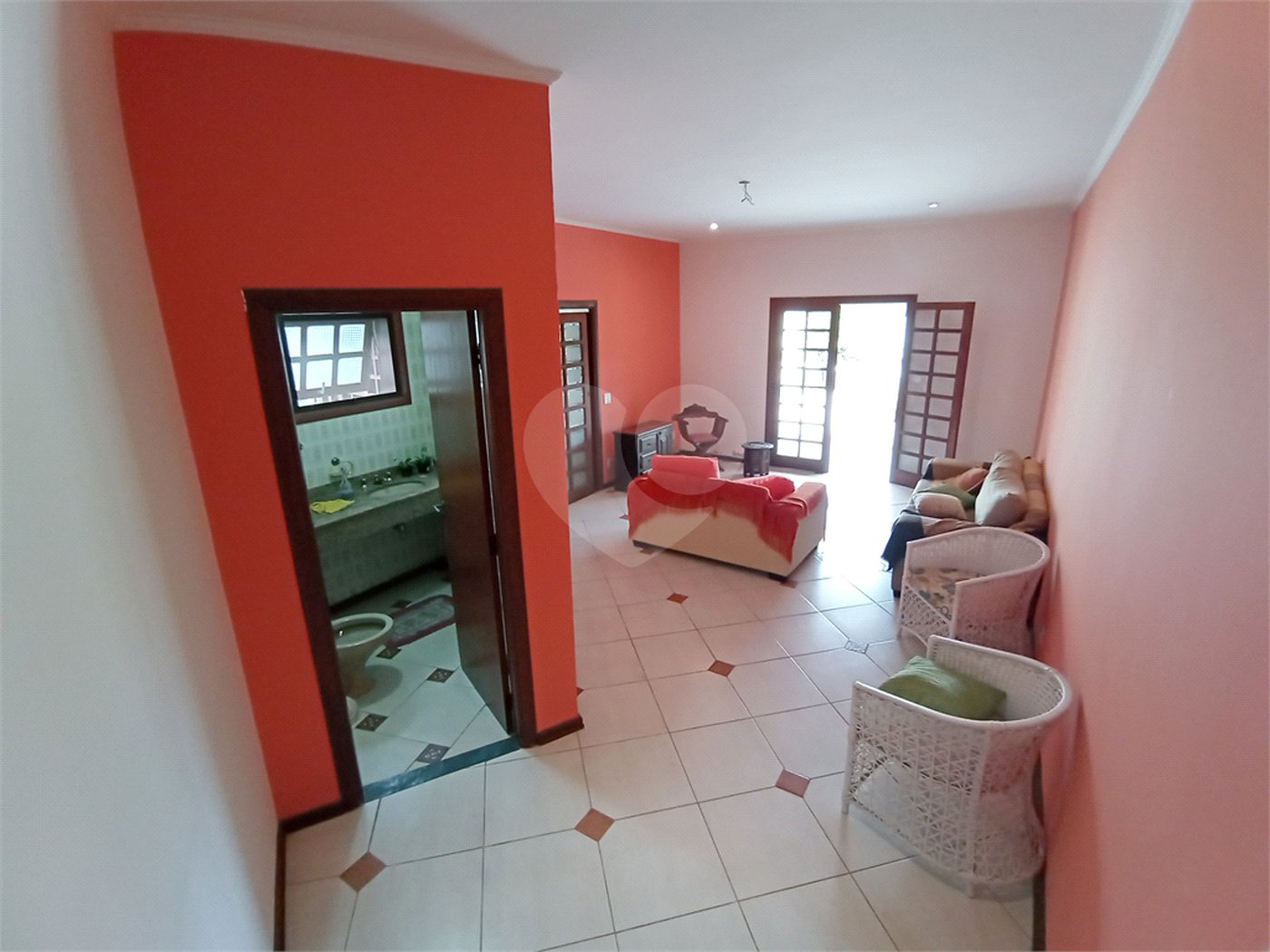 Casa à venda com 4 suítes no condomínio Estância Marambaia, Vinhedo - SP