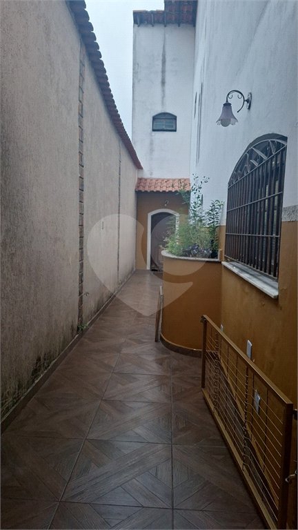 Sobrado à venda ou para alugar com 4 suítes em Sitio Paredão, Ferraz de Vasconcelos, SP